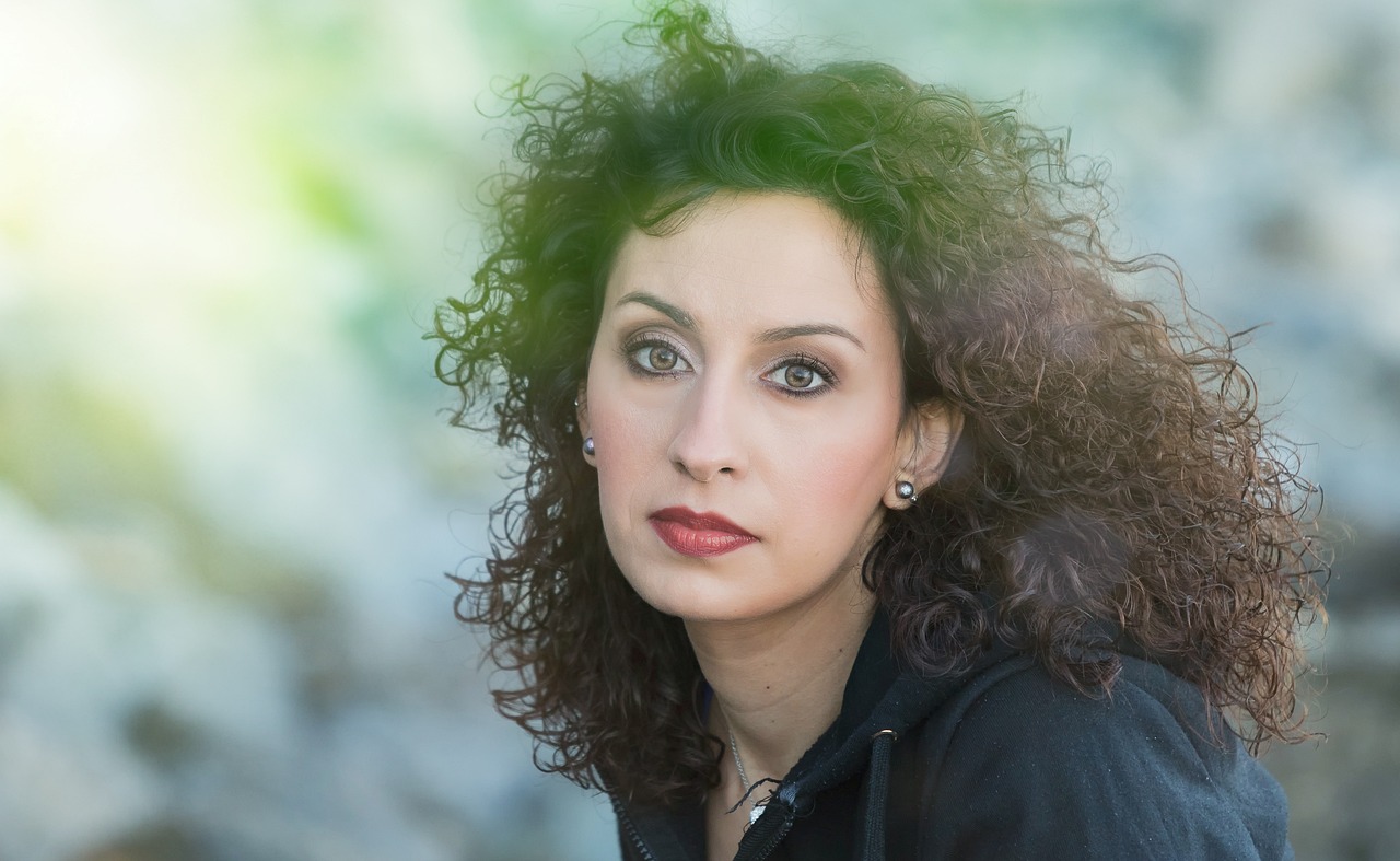 米蘭達(dá)可兒最新短發(fā)造型，時(shí)尚重塑與魅力突破