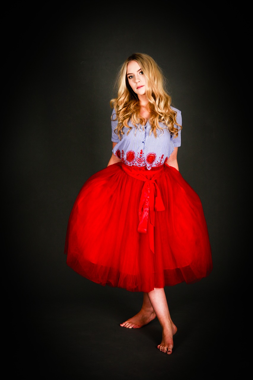 云夢(mèng)靚坊女裝最新款型，時(shí)尚品質(zhì)完美融合的魅力之選