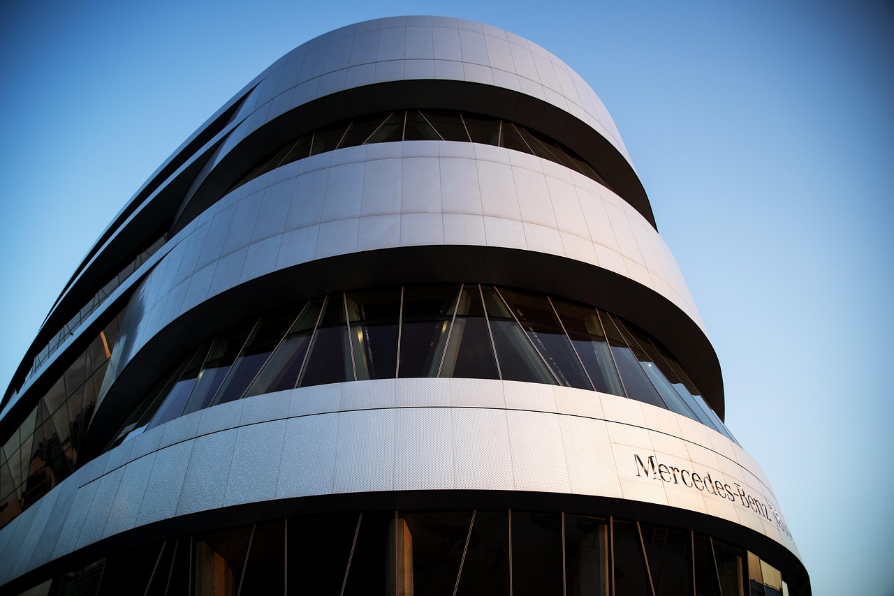 科洛莫瑞茲最新動態(tài)，璀璨星途的矚目焦點(diǎn)