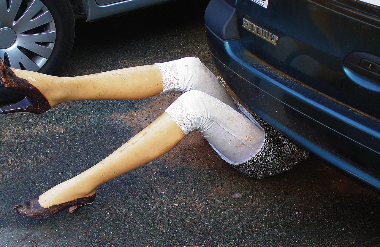 天津豪車(chē)碰瓷事件最新進(jìn)展與公眾關(guān)注焦點(diǎn)揭秘